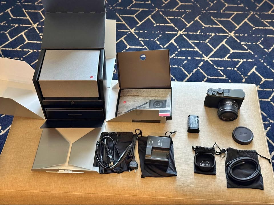 Leica Q2 Reporter